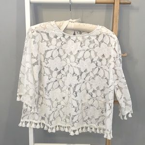 Harlowe & Graham swingy lace top with tassels sz M